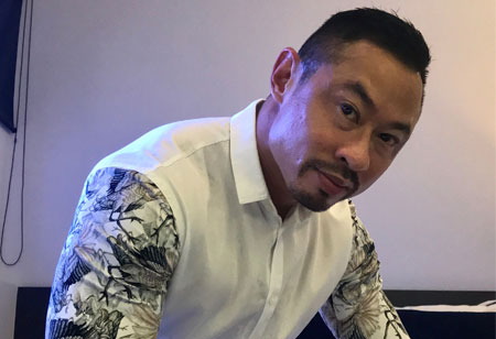 The Converging Dichotomy between E-Commerce and Brick-and-Mortar